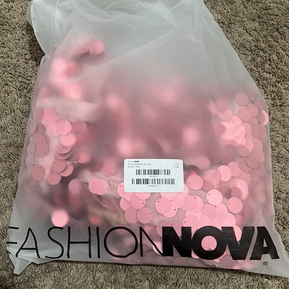 Fashion nova see me shining sequence dress NWT - Picture 6 of 7
